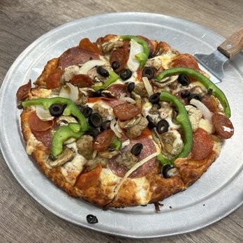 Round Table Pizza - Small King Arthur Supreme $23.99 - Pizza Near Me - Kahului, Hawaii Round Table Pizza - Small King Arthur Supreme $23.99 - Pizza Near Me - Kahului, Hawaii