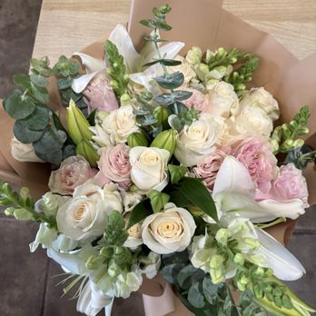 Pasadena Butterfly's - Flowers & Gifts Near Me - Pasadena, California