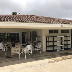 Mariner's Cove Bay Club - Outside pool area