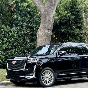 Neon’s Lux - Private Driver, Black Car Service, Private Chauffeur Service - Town Car Service Near Me Neon’s Lux - Private Driver, Black Car Service, Private Chauffeur Service - Town Car Service Near Me