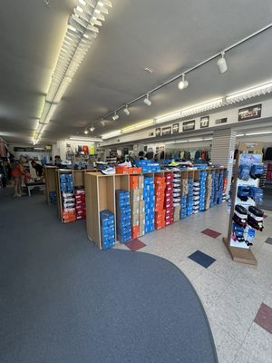 Hansons Running Shop, 8409 Hall Rd, Utica, MI 48317-5532, US