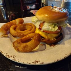Outlaw burger and O.R.