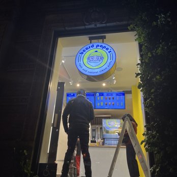 Beard Papa's - Entrance - Desserts Near Me - New York, New York Beard Papa's - Entrance - Desserts Near Me - New York, New York
