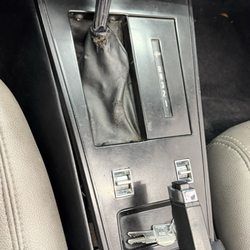 Bromleys Corvettes - Sloppy interior finish work