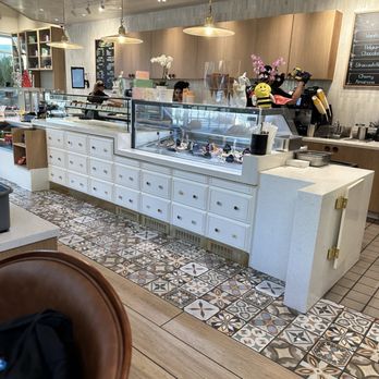 Honey Cup - Front counter .. great service! - Sandwiches Near Me - Thousand Oaks, California