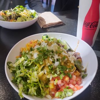 Cinco Mas - Burrito Bowl with 50-50 Chicken and Chorizo. - Mexican Near Me - Columbus, Ohio Cinco Mas - Burrito Bowl with 50-50 Chicken and Chorizo. - Mexican Near Me - Columbus, Ohio