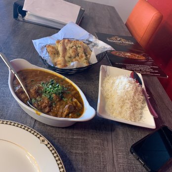 Tandoori Palace - Lamb curry rice and garlic bread - Indian Near Me - Encinitas, California