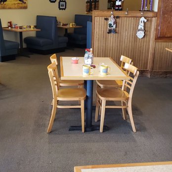 Ronnie's Restaurant - a dining area with tables and chairs - Breakfast & Brunch Near Me - Lenexa, Kansas Ronnie's Restaurant - a dining area with tables and chairs - Breakfast & Brunch Near Me - Lenexa, Kansas