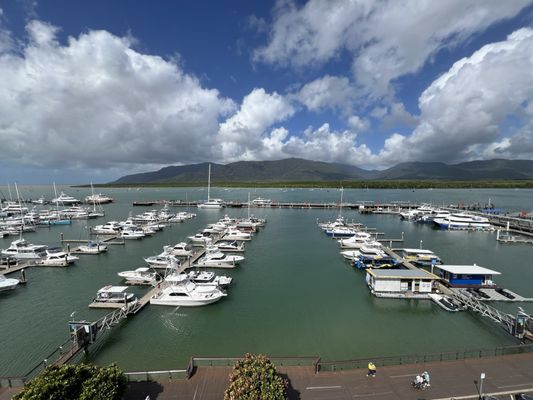 Shangri-La The Marina, Cairns by null