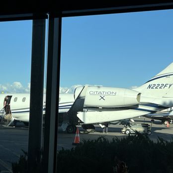 Signature Aviation - View from lounge - Airport Terminals Near Me - Denver, Colorado Signature Aviation - View from lounge - Airport Terminals Near Me - Denver, Colorado