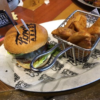 Ford's Garage Wesley Chapel - Cali burger and fries - Burgers Near Me - Lutz, Florida