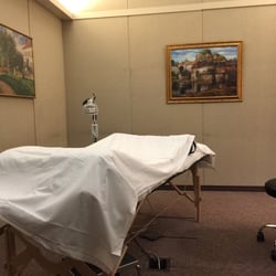 Cleveland Clinic - Lyndhurst Campus - Acupuncture room