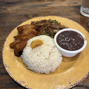 Benny's Cuban Café - Vaca Frita - Cuban Near Me - Ridgewood, New York