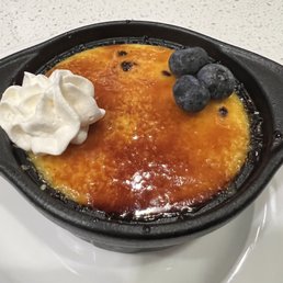 Creme brûlée...YUM! And the portion was bigger than I'm used to! Creme brûlée...YUM! And the portion was bigger than I'm used to!