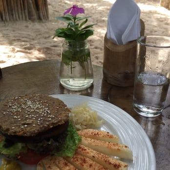 Raw Love - Portobello burger - Vegan Near Me - Tulum, ROO