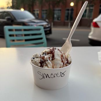 Chill Nitro - smores nitro ice cream - Ice Cream & Frozen Yogurt Near Me - Winston-Salem, North Carolina