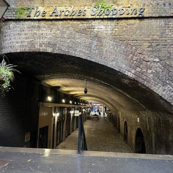 Gordon's Wine Bar - Wine Bars Near Me - London, XGL