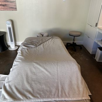 Solage Auberge Collection - Massage table - Hotels Near Me - Calistoga, California Solage Auberge Collection - Massage table - Hotels Near Me - Calistoga, California