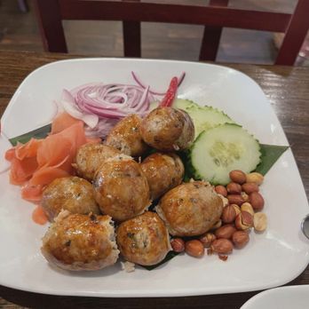 Thai Mom - Thai Near Me - Vienna, Virginia