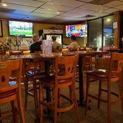 The Bridge Grill and Oyster Bar - Clean & casual! Not too loud to talk!
