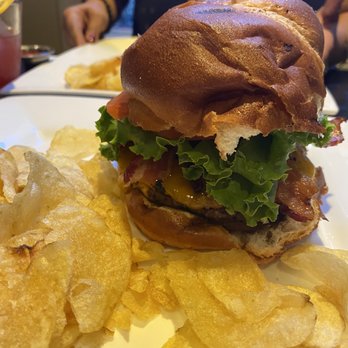 V Restaurant, Bistro & Bar - New American Near Me - Murphys, California