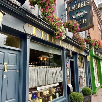 The Laurels - Entrance - Pubs Near Me - Killarney, Kentucky