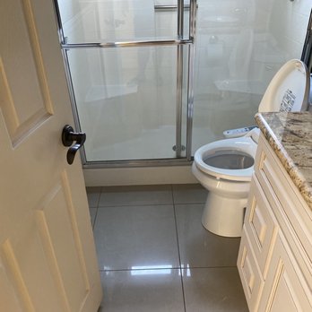 Blanca’s House Cleaning - Restroom - Home Cleaning Near Me