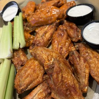Buffalo Wild Wings - Who wants dry wings? - American Near Me - Long Beach, California Buffalo Wild Wings - Who wants dry wings? - American Near Me - Long Beach, California