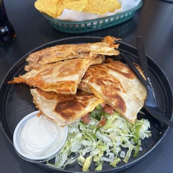 Tacos Wey & Grill - Quesadilla - Mexican Near Me - St Louis, Missouri