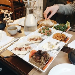 Sous le Cèdre - Mezze pour 4 =84€