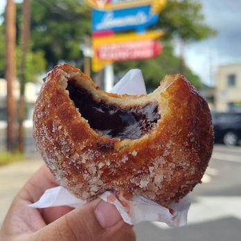 Leonard's Bakery - Chocolate custard - Bakeries Near Me - Honolulu, Hawaii Leonard's Bakery - Chocolate custard - Bakeries Near Me - Honolulu, Hawaii