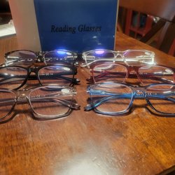 Katzen Eye Group - Readers; the clear frames in the back is similar to the ones I wanted/ordered