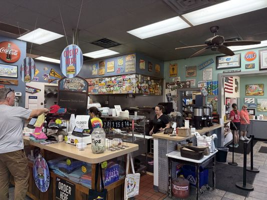 T-Rays Burger Station by null