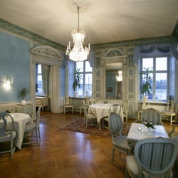 Sjöfartshusets Festvåningar - Bäst bevarad paradvåning från sin tid Gustavianska salonger vån 1, med fantastiskt utsikt ut mot Stockholm ström.