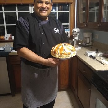 Chef Wesley Brage - Picture of Chef Wes and his famous key lime pie - Personal Chefs Near Me - Islamorada, Florida Chef Wesley Brage - Picture of Chef Wes and his famous key lime pie - Personal Chefs Near Me - Islamorada, Florida