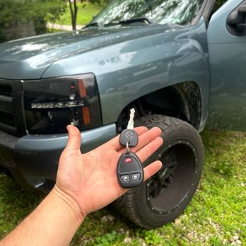 Rhinox Locksmith - New Chevrolet key and remote fob ready for use after a professional replacement service. - Keys & Locksmiths Near Me - Las Vegas, Nevada Rhinox Locksmith - New Chevrolet key and remote fob ready for use after a professional replacement service. - Keys & Locksmiths Near Me - Las Vegas, Nevada