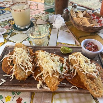 Charlie's - Fish Tacos - Mexican Near Me - Tulum, ROO