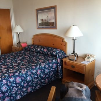 Borg's Ocean Front Motel - A phone! - Hotels Near Me - Pacific Grove, California