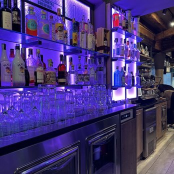 Verde Bistro - Wine Bars Near Me - Venezia, VE Verde Bistro - Wine Bars Near Me - Venezia, VE