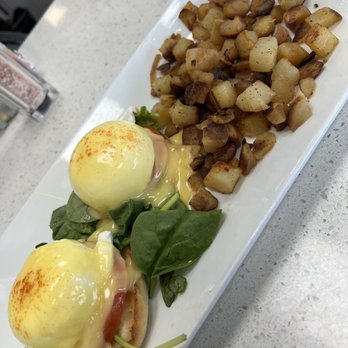 Vinny's Brunch - Florentine Benny Specialty and Skillet Potatoes - Breakfast & Brunch Near Me - Clinton Township, Michigan Vinny's Brunch - Florentine Benny Specialty and Skillet Potatoes - Breakfast & Brunch Near Me - Clinton Township, Michigan