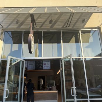 GOM Snow Desserts - Desserts Near Me - Oxnard, California