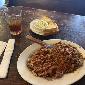 The Bar-B-Q Shop - Half and half plate with chopped pork shoulder and bbq spaghetti. - Barbeque Near Me - Memphis, Tennessee The Bar-B-Q Shop - Half and half plate with chopped pork shoulder and bbq spaghetti. - Barbeque Near Me - Memphis, Tennessee