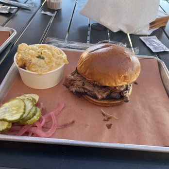 Smokin J’s Barbecue - Brisket sandwich with jalapeño Mac and cheese - Burgers Near Me - Beatty, Nevada Smokin J’s Barbecue - Brisket sandwich with jalapeño Mac and cheese - Burgers Near Me - Beatty, Nevada