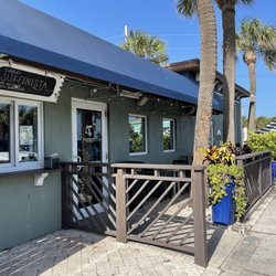 Cafe Surfinista - Outside