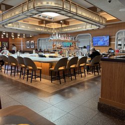 Hof's Hut Restaurant & Bakery