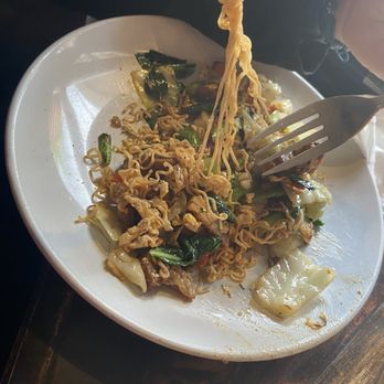 Budsi's Authentic Thai - Drunken noodles with pork I believe, - Thai Near Me - New Orleans, Louisiana Budsi's Authentic Thai - Drunken noodles with pork I believe, - Thai Near Me - New Orleans, Louisiana