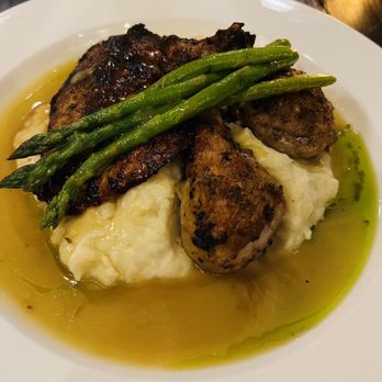 Breeze Restaurant - Roasted Chicken with creamy chive Yukon potatoes, asparagus, and lemon pan jus - New American Near Me - Nantucket, Massachusetts Breeze Restaurant - Roasted Chicken with creamy chive Yukon potatoes, asparagus, and lemon pan jus - New American Near Me - Nantucket, Massachusetts