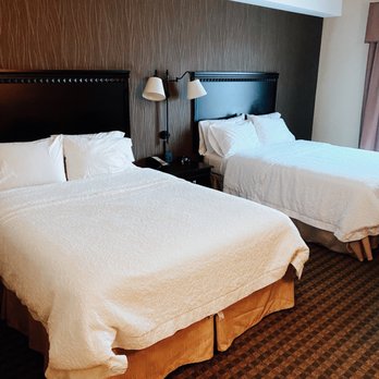 Hampton Inn & Suites Chadds Ford - Beds - Hotels Near Me - Glen Mills, Pennsylvania