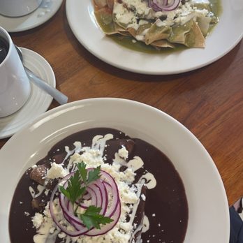 Los Cuiles - Enfrijoladas and chilaquiles - Breakfast & Brunch Near Me - Oaxaca, OAX Los Cuiles - Enfrijoladas and chilaquiles - Breakfast & Brunch Near Me - Oaxaca, OAX