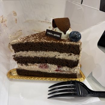 Tous Les Jours - Chocolate Cloud Cake #2 - Desserts Near Me - Brea, California Tous Les Jours - Chocolate Cloud Cake #2 - Desserts Near Me - Brea, California